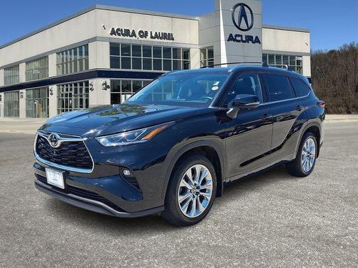 Midnight Black Metallic 2023 Toyota Highlander Limited