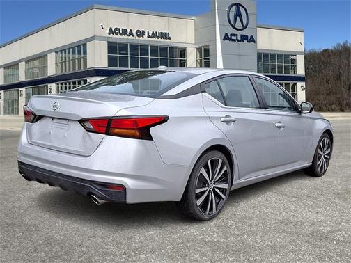 2022 Nissan Altima SR FWD