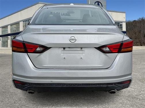 2022 Nissan Altima SR FWD