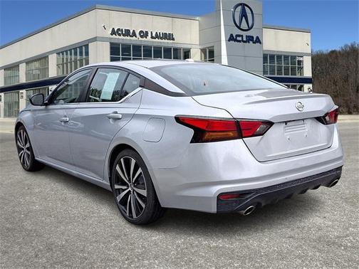 2022 Nissan Altima SR FWD
