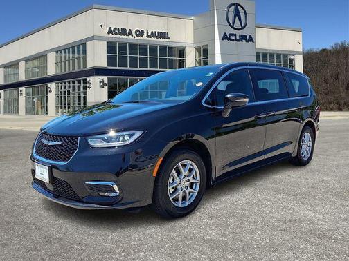Diamond Black Crystal Pearlcoat 2025 Chrysler Pacifica L