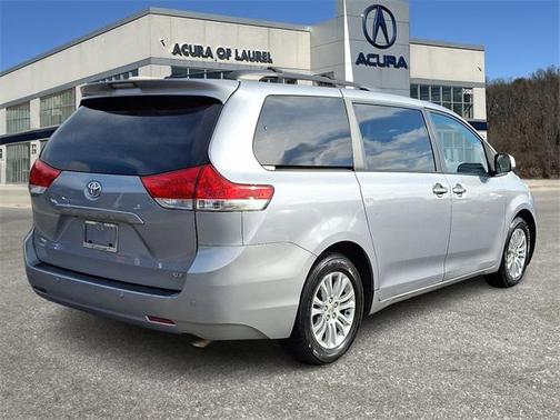 2013 Toyota Sienna XLE