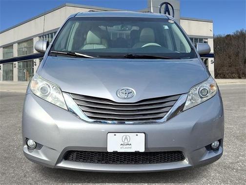2013 Toyota Sienna XLE