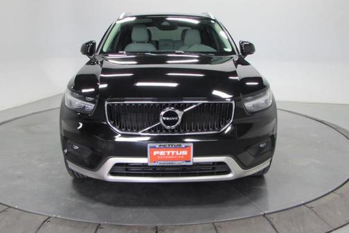 2021 Volvo XC40 T5 Momentum
