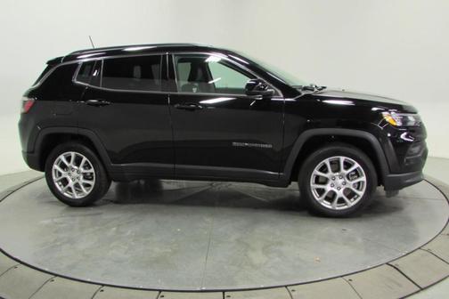 2024 Jeep Compass Latitude Lux