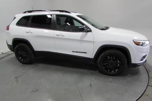 2023 Jeep Cherokee Altitude Lux