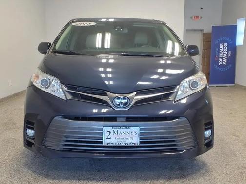 2018 Toyota Sienna XLE
