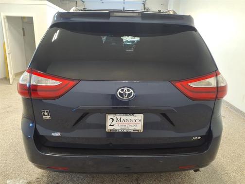 2018 Toyota Sienna XLE