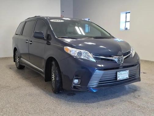 2018 Toyota Sienna XLE