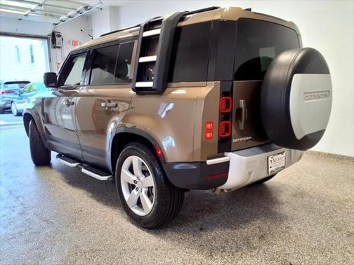 2021 Land Rover Defender SE