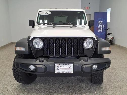 Bright White Clearcoat 2021 Jeep Wrangler Unlimited Willys Sport