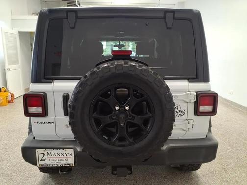 Bright White Clearcoat 2021 Jeep Wrangler Unlimited Willys Sport