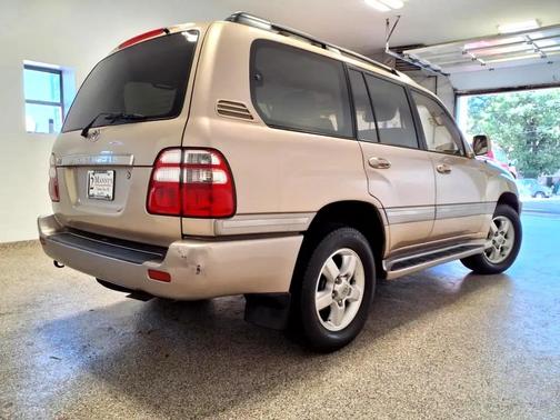 2003 Toyota Land Cruiser Base