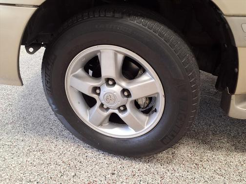 2003 Toyota Land Cruiser Base