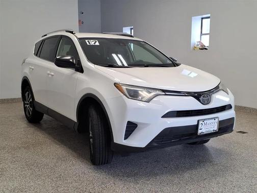 SUPER WHITE 2017 Toyota RAV4 LE