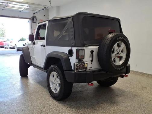 Bright White Clearcoat 2016 Jeep Wrangler Willys Wheeler