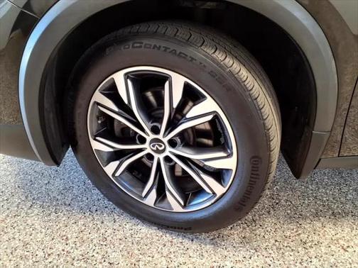2019 INFINITI QX30 LUXE