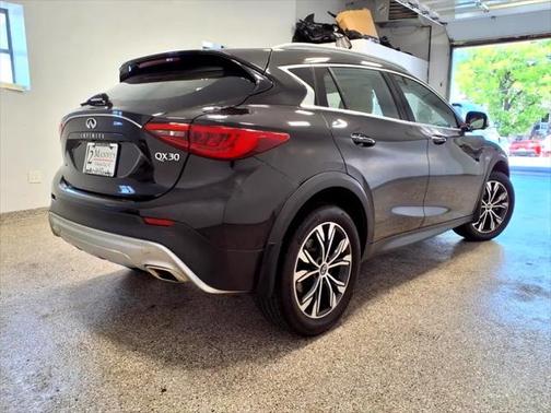 2019 INFINITI QX30 LUXE