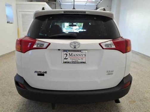 SUPER WHITE 2015 Toyota RAV4 XLE