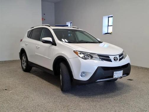 SUPER WHITE 2015 Toyota RAV4 XLE
