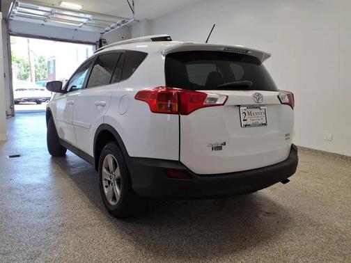 SUPER WHITE 2015 Toyota RAV4 XLE