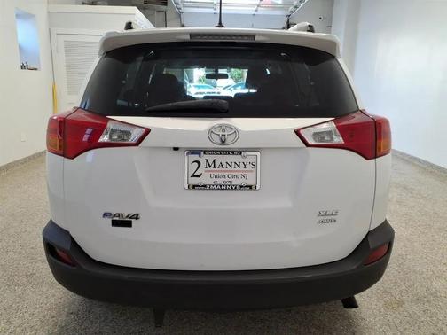 SUPER WHITE 2015 Toyota RAV4 XLE