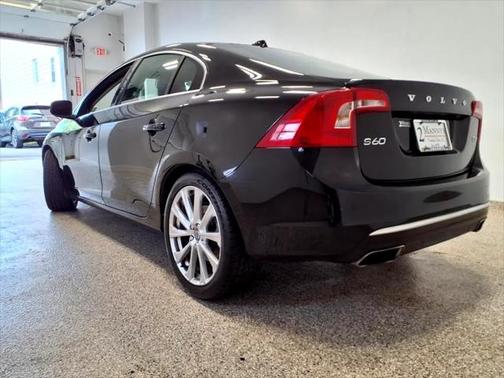 2016 Volvo S60 Inscription T5 Drive-E Platinum