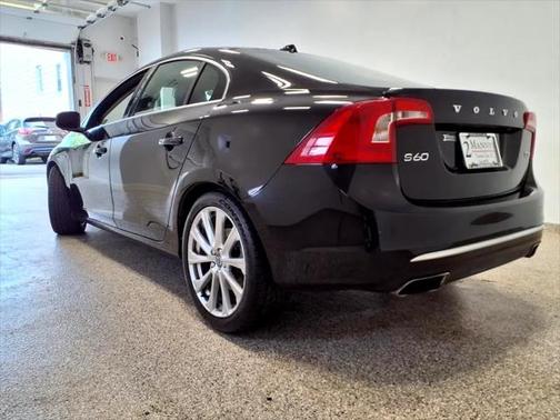 2016 Volvo S60 Inscription T5 Drive-E Platinum