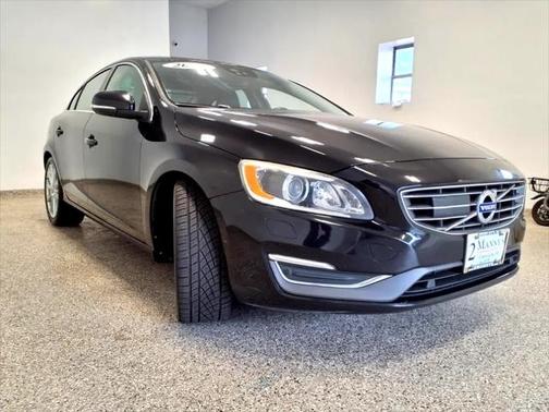 2016 Volvo S60 Inscription T5 Drive-E Platinum