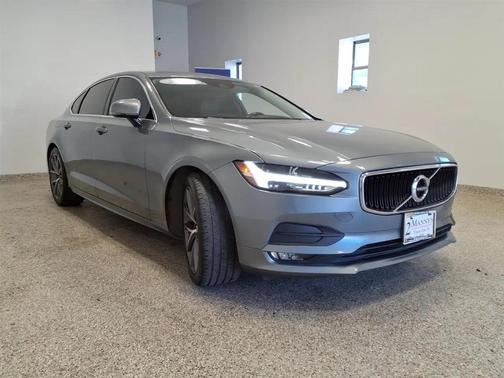2019 Volvo S90 T5 Momentum