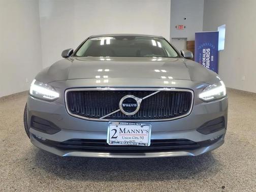 2019 Volvo S90 T5 Momentum