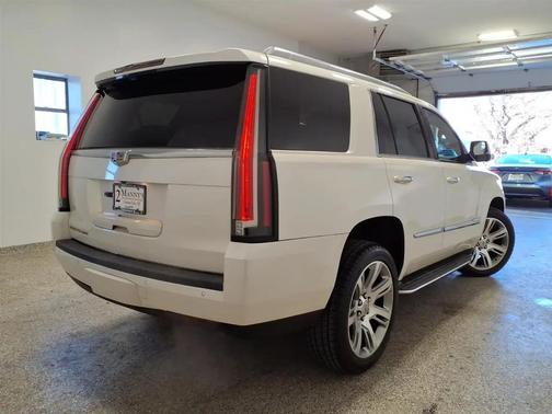2015 Cadillac Escalade Luxury