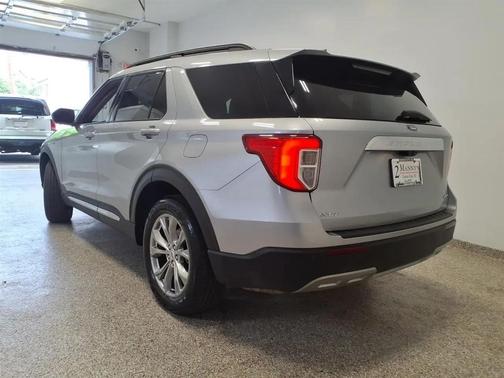 Iconic Silver Metallic 2023 Ford Explorer XLT