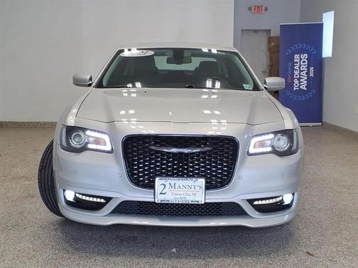 SIL 2021 Chrysler 300 Touring