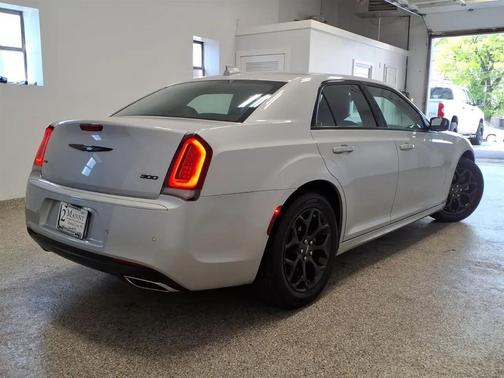 SIL 2021 Chrysler 300 Touring