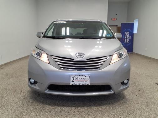 2016 Toyota Sienna XLE