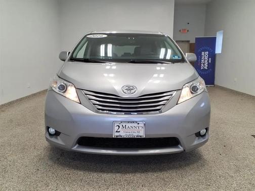 2016 Toyota Sienna XLE