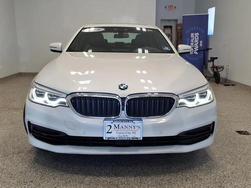 WHI 2019 BMW 530e xDrive iPerformance