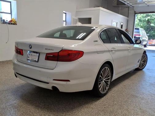 WHI 2019 BMW 530e xDrive iPerformance