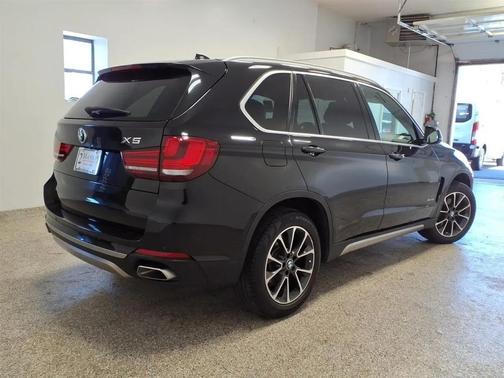 BLK 2018 BMW X5 xDrive35i
