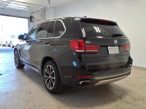 BLK 2018 BMW X5 xDrive35i