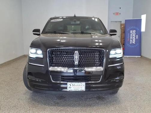 Infinite Black Metallic Clearcoat 2023 Lincoln Navigator L Reserve