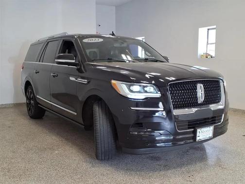 Infinite Black Metallic Clearcoat 2023 Lincoln Navigator L Reserve