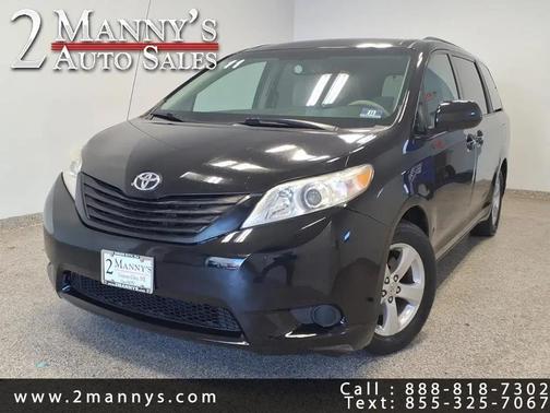 BLK 2011 Toyota Sienna LE