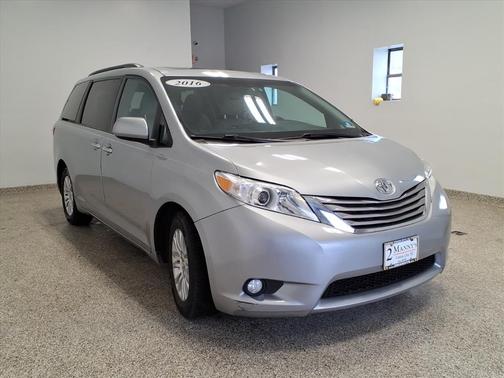 2016 Toyota Sienna XLE