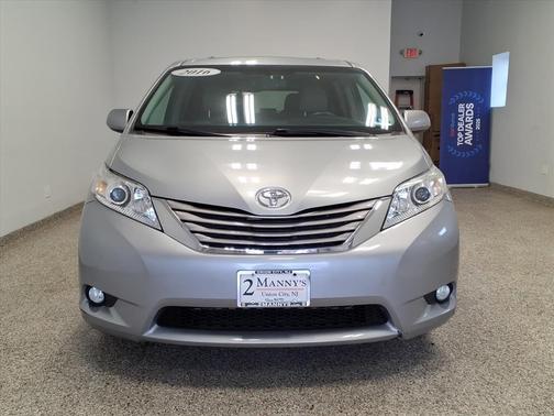 2016 Toyota Sienna XLE