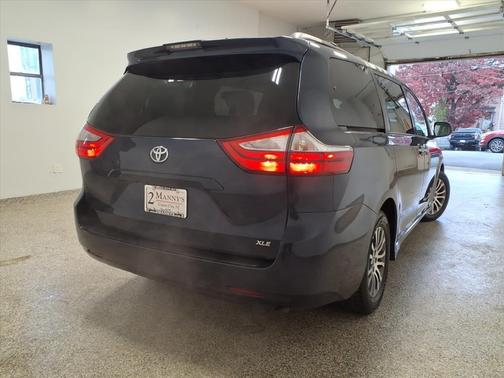2019 Toyota Sienna XLE