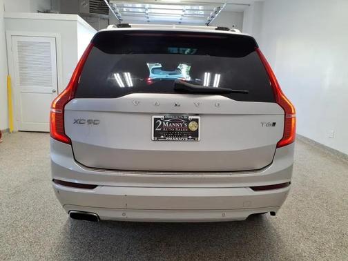 Bright Silver Metallic 2016 Volvo XC90 T6 Momentum