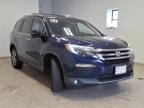 BLU 2017 Honda Pilot Touring
