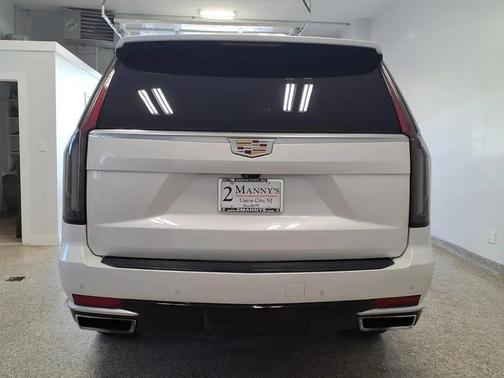 Crystal White Tricoat 2021 Cadillac Escalade ESV Premium Luxury
